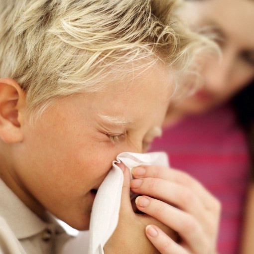 Почему ребенок часто чихает