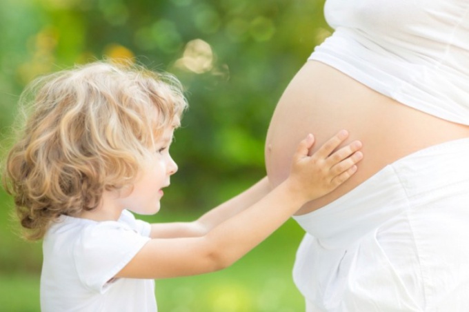 Как сообщить ребенку о беременности