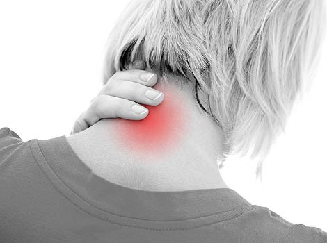 Почему возникает боль в шее