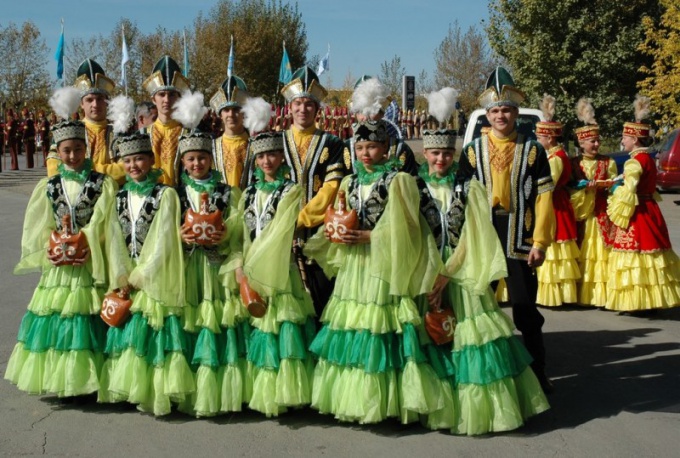 Казахский народный костюм: основные особенности