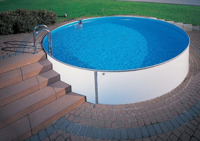 How to keep the water clean in the paddling pool