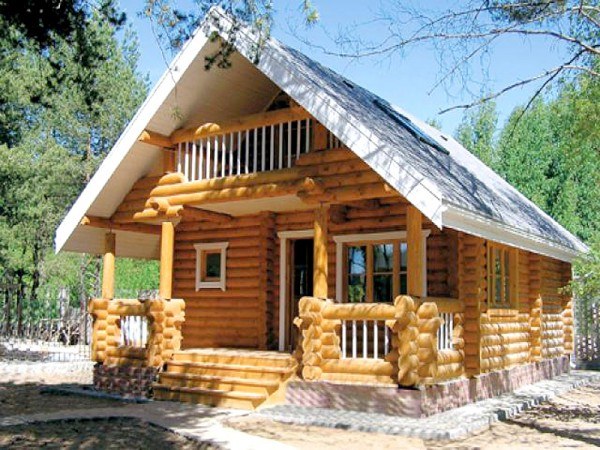 Крыльцо деревянного дома