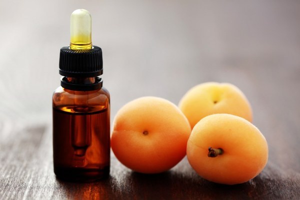 Как используют абрикосовое масло в медицине
