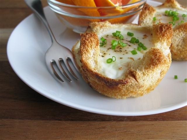 How to cook baked eggs 