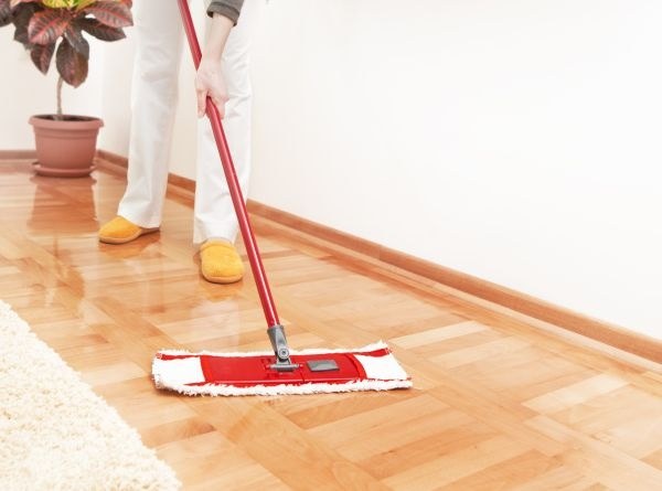 Cleaning linoleum