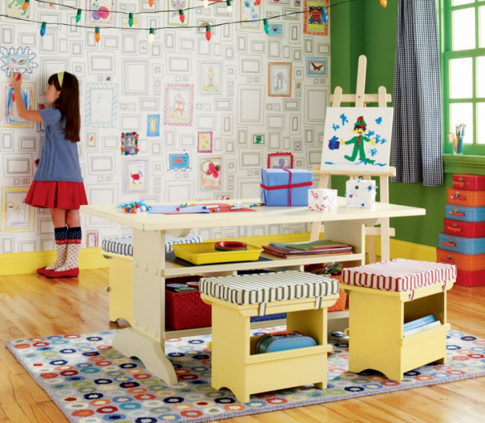Выбор материалов для детской комнаты: обои или краска
