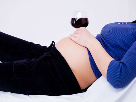 Можно ли пить вино во время беременности