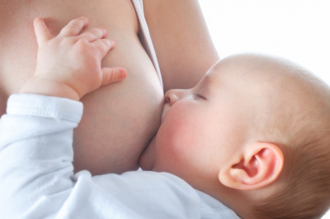 Можно ли кормить ребенка грудью во время простуды