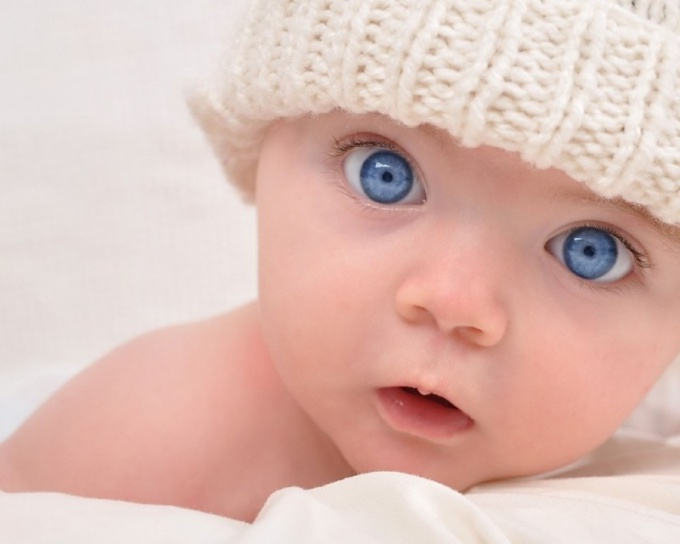 When infants changing eye color