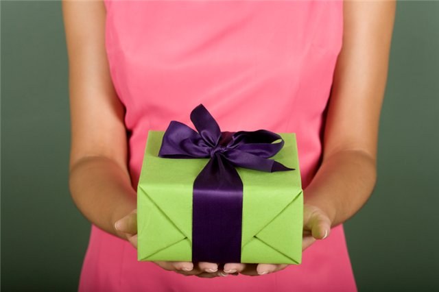 What gift to buy a woman 70 years