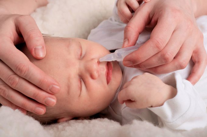 Лечение насморка у новорожденных детей