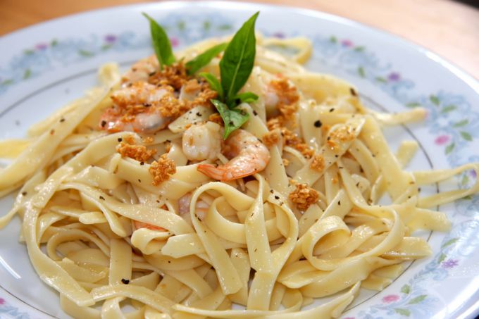 Рецепты блюд итальянской кухни: фетучини с креветками под сливочным соусом