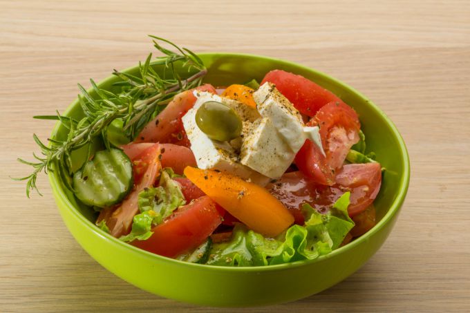 Рецепты салатов с сыром брынза и оливками