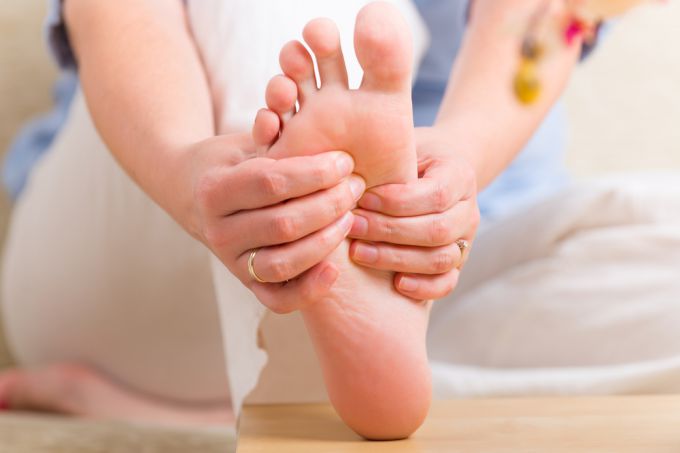 Как воздействовать на жизненно важные точки организма? Секреты массажа ног