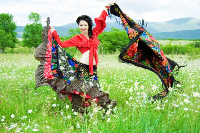 Поэтапный мастер класс по шитью яркой цыганской юбки