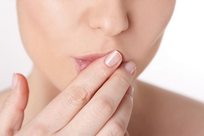 Почему пересыхают губы у мужчин. Сухая кожа губ: в чем причины появления этой проблемы и как с ней справиться