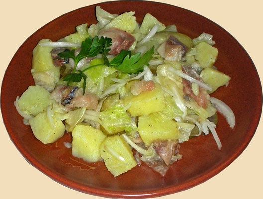 There is nothing easier salad from potatoes with herring