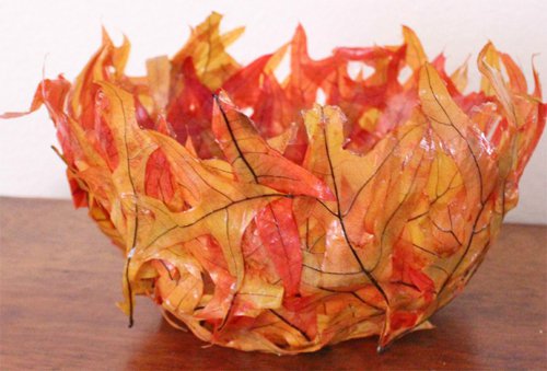 Оригинальная ваза из листьев клена украсит интерьер