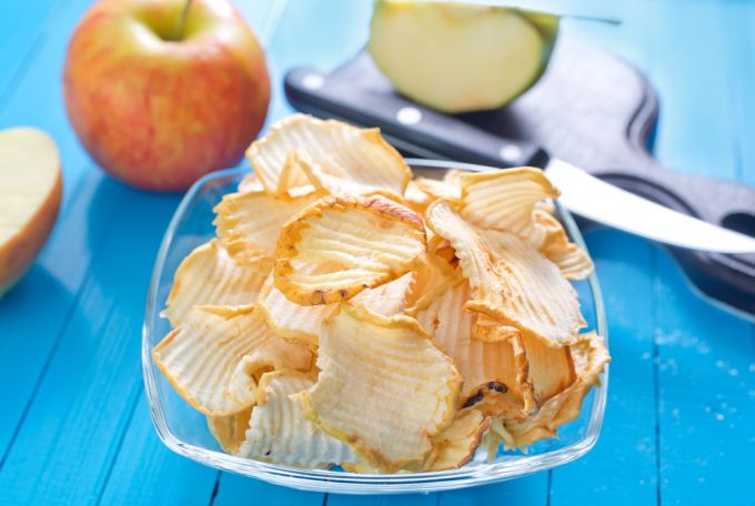  Хрустящий полезный десерт - яблочные чипсы