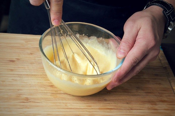 preparation of the dough without the mixer