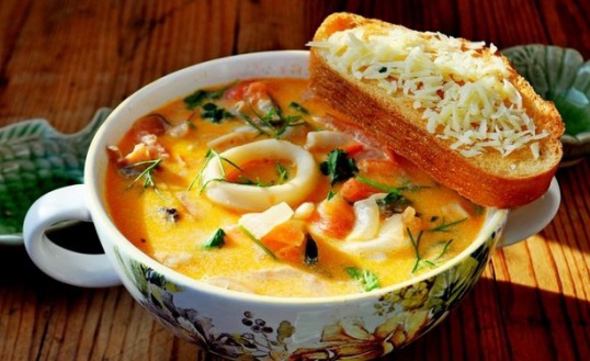 Как приготовить сливочный суп с креветками и красной рыбой