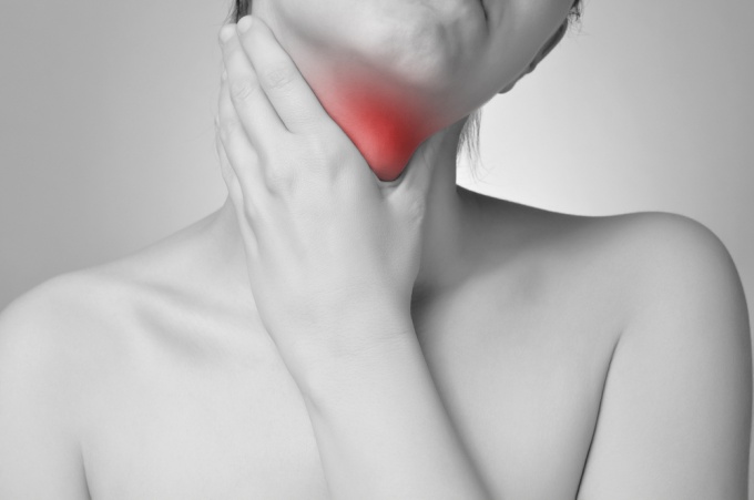 Как справиться с болью в горле