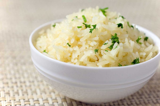 Узнайте, как правильно варить рис, чтобы он был рассыпчатым