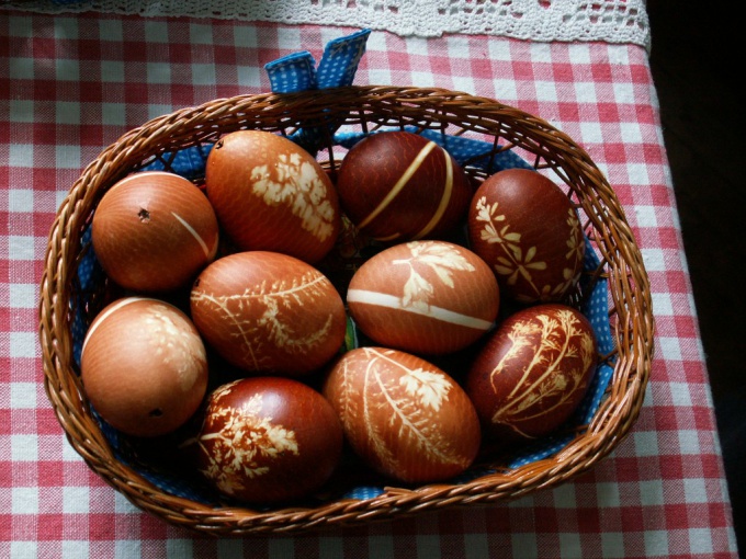 Как покрасить яйца - несколько способов