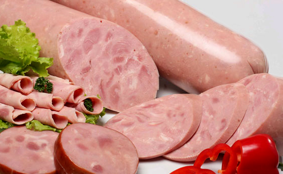 Куриная колбаса, сделанная в домашних условиях, понравится и вам, и вашим близким