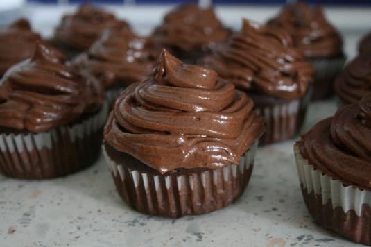 How to cook cream cupcakes: custard, chocolate and cream