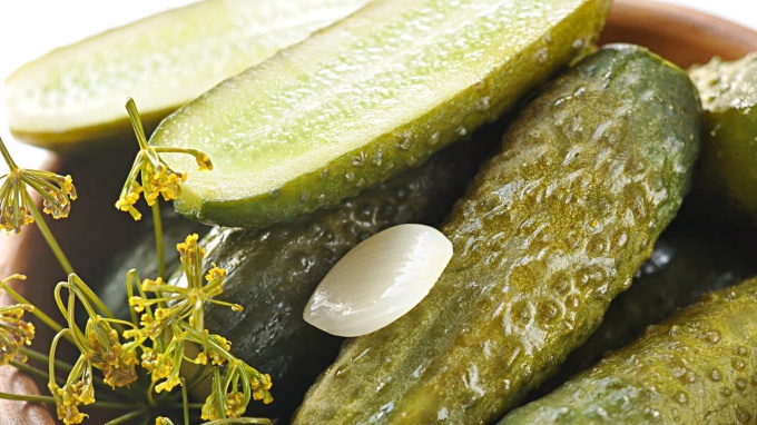 How to make pickled cucumbers quickly
