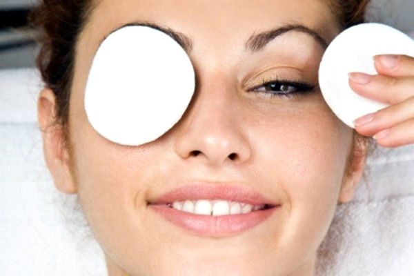 How to remove dark circles under eyes at home