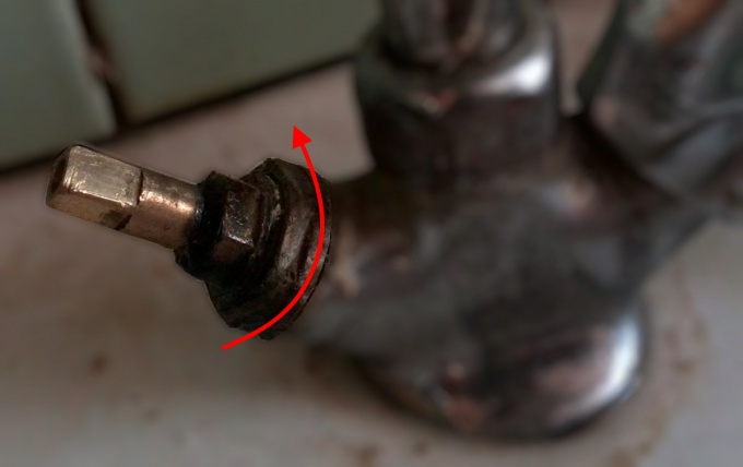 Unscrew the valve