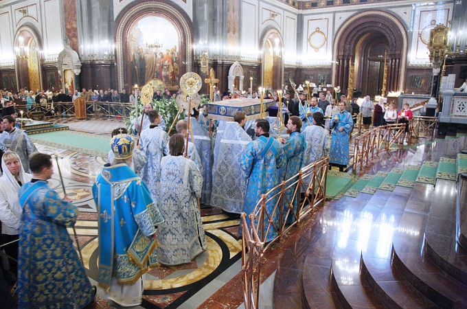 Как совершается чин Погребения Божией Матери в православных храмах