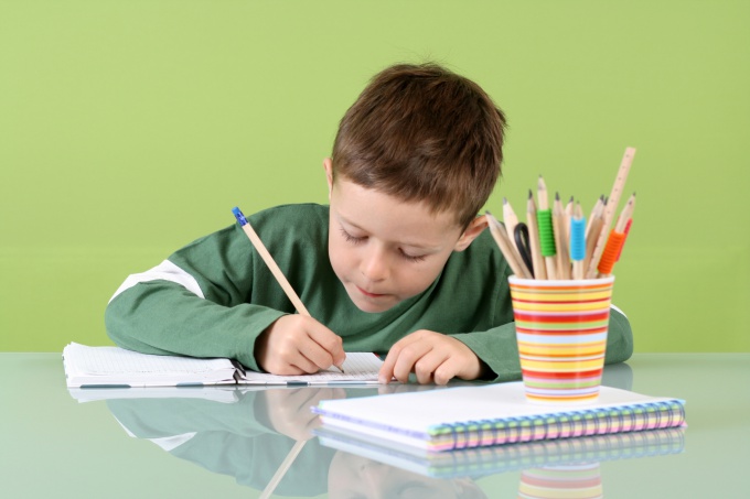 Как приучить ребенка делать самостоятельно домашнее задание