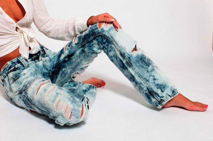 Модные джинсы "варенки" с потертостями