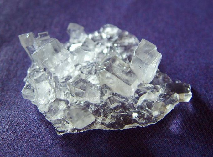 Как вырастить кристаллы из соли и сделать елочную игрушку своими руками