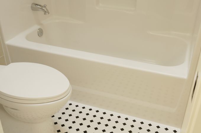 Чем отчистить от налета акриловую ванну в домашних условиях