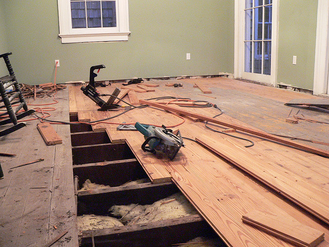 How to conduct a full repair of wooden floor