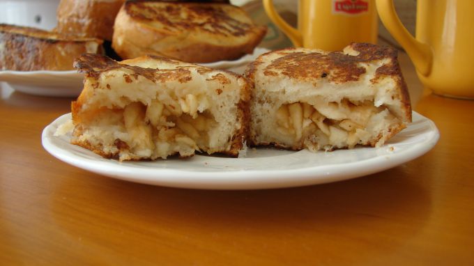 French toast with Apple filling