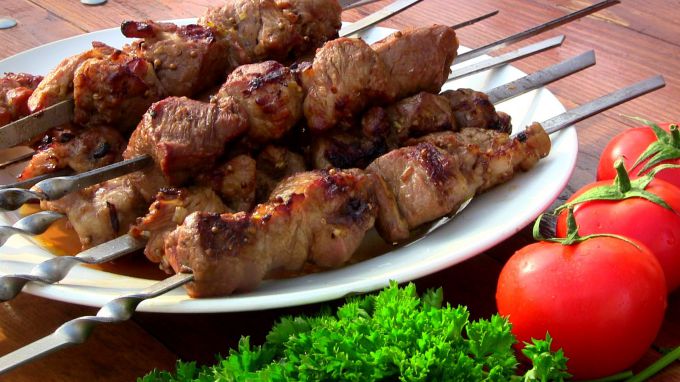 Kebab of pork and cattle kidney