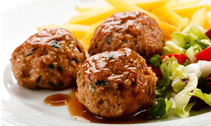 Meatballs of pork with rice