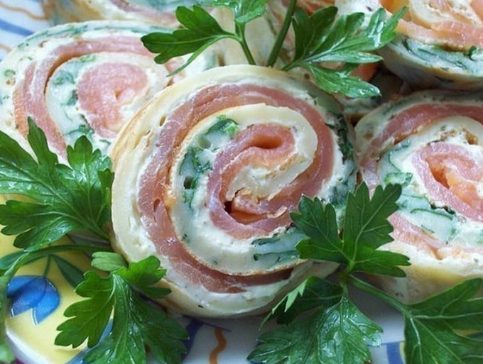 How to make roll with salmon and spinach