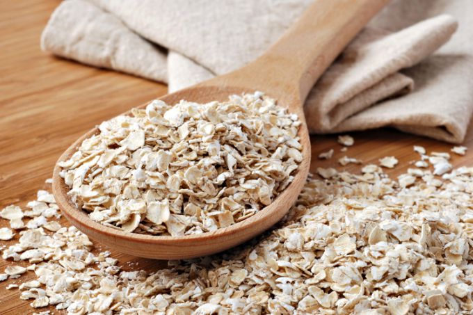 How to care for the face with oatmeal