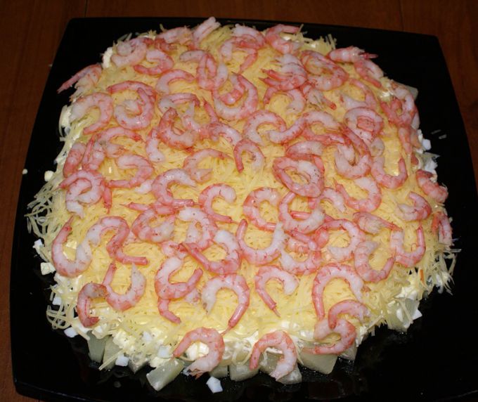 Pink shrimp salad