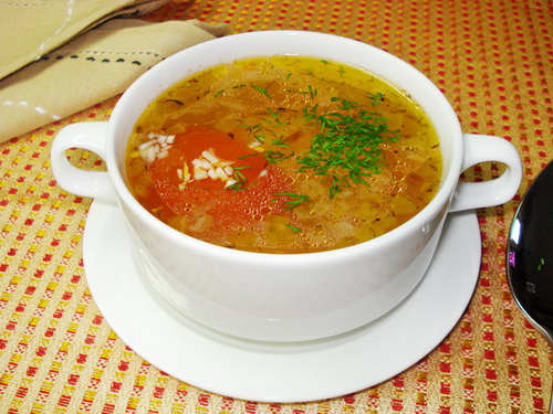 Суп на говяжьем бульоне с рисом