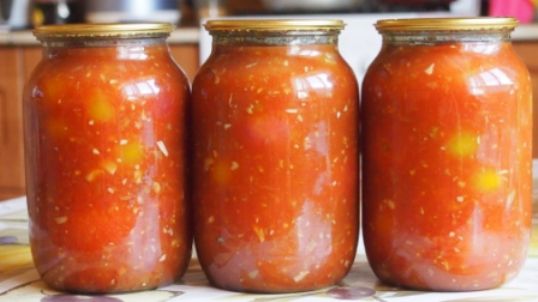 kak-prigotovit-pomidory-v-sobstvennom-soku-s-chesnokom-hrenom-na-zimy-