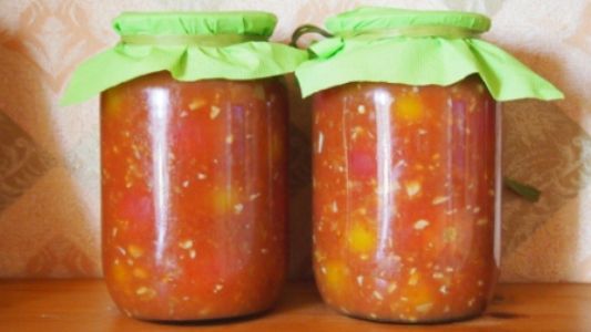 kak-prigotovit-pomidory-v-sobstvennom-soku-s-chesnokom-hrenom-na-zimy-