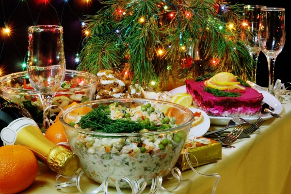 Рецепты необычных салатов к праздничному застолью 