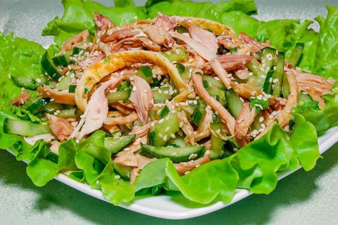 Как приготовить корейский салат с курицей и соевым соусом